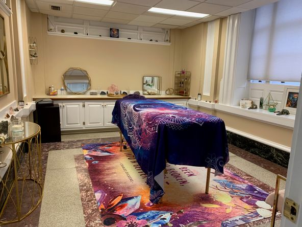 Amesbury Building : 100 Main St, Amesbury, MA 01913
